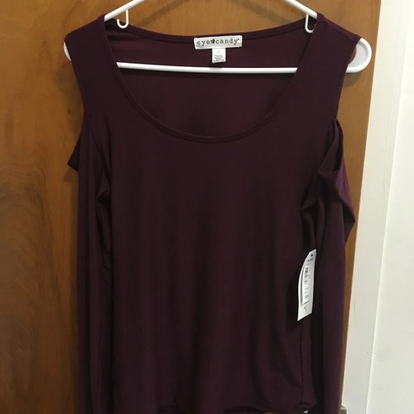 Shoulder cut out burgundy shirt - Picture 1 of 3
